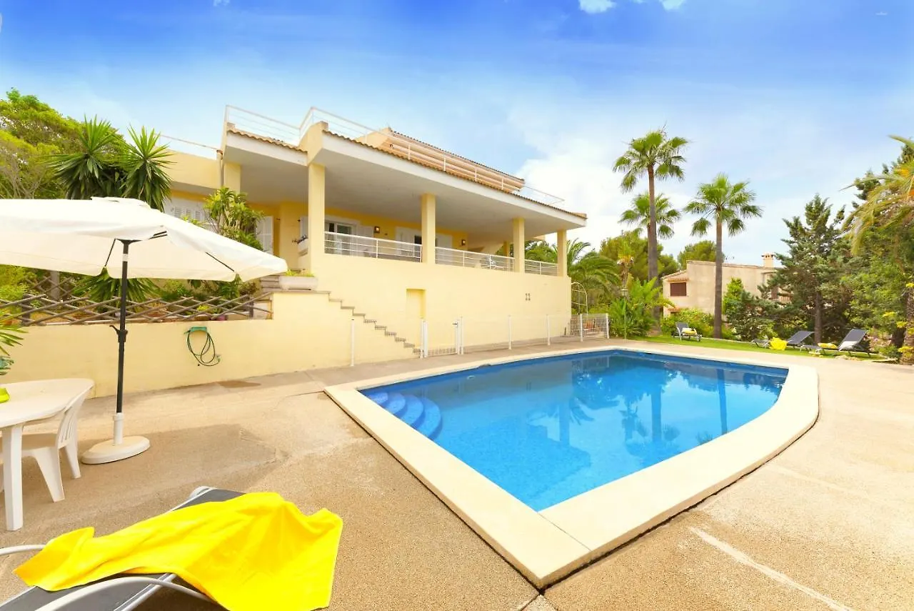 Beonholidays Villa Berry サンタ・ポンサ スペイン
